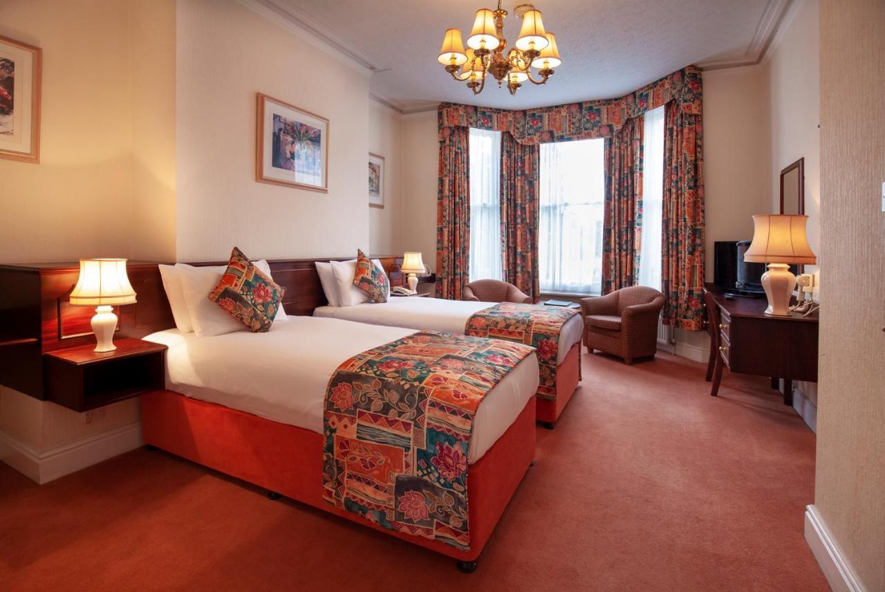 Arundel House 3*