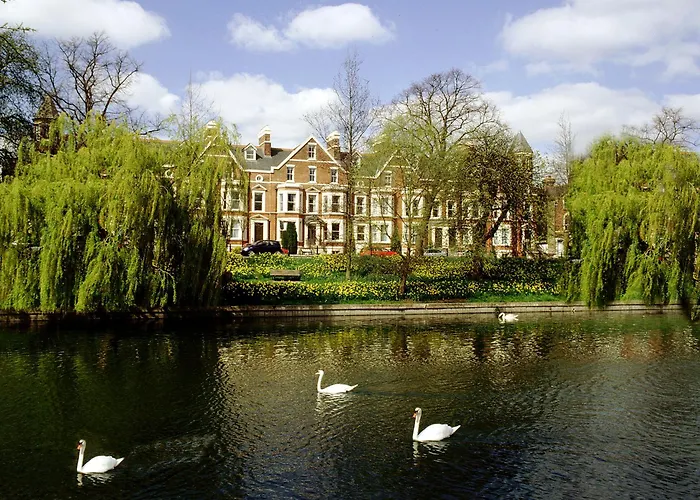 Arundel House Hotel