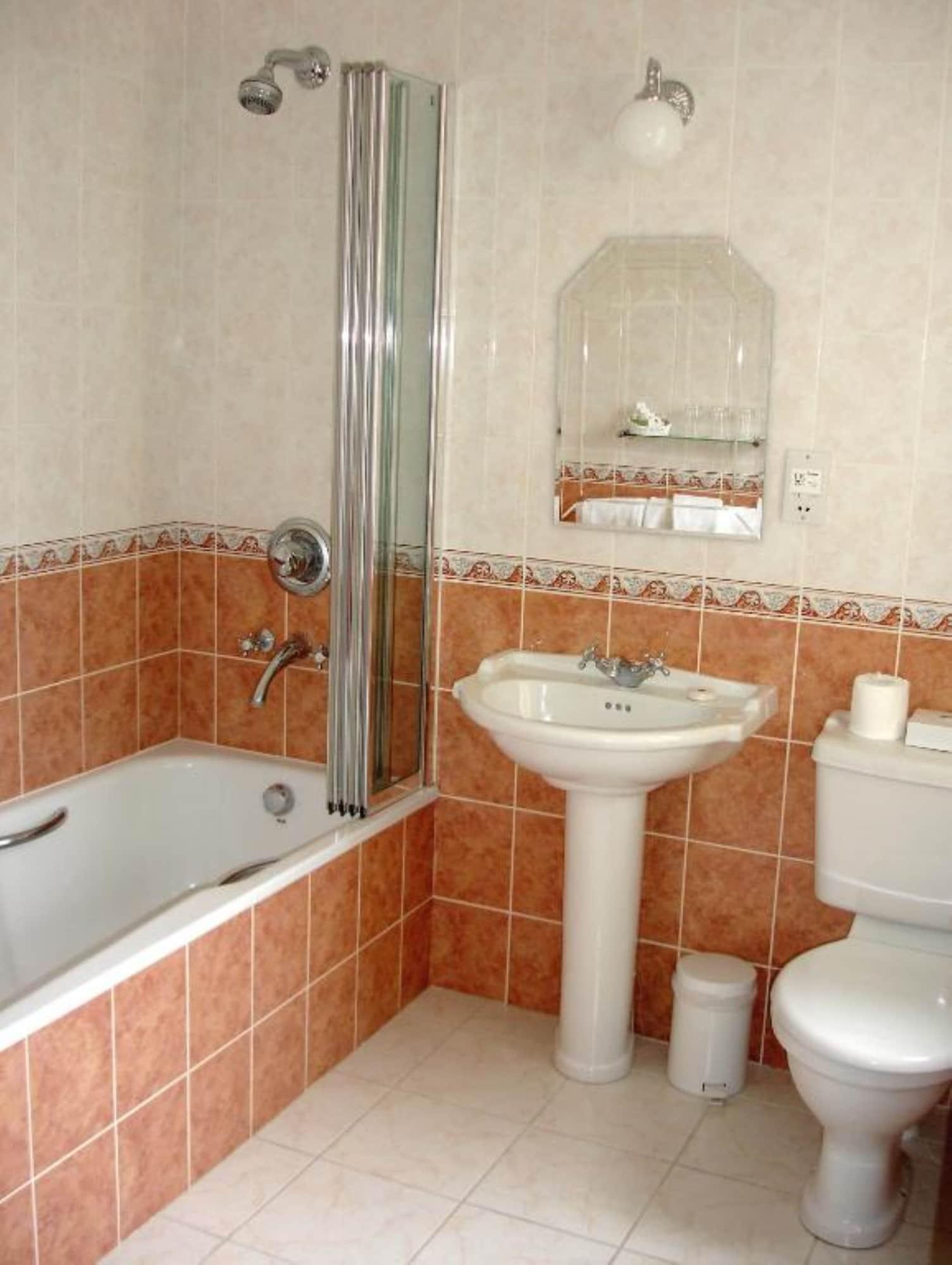 Arundel House 3*