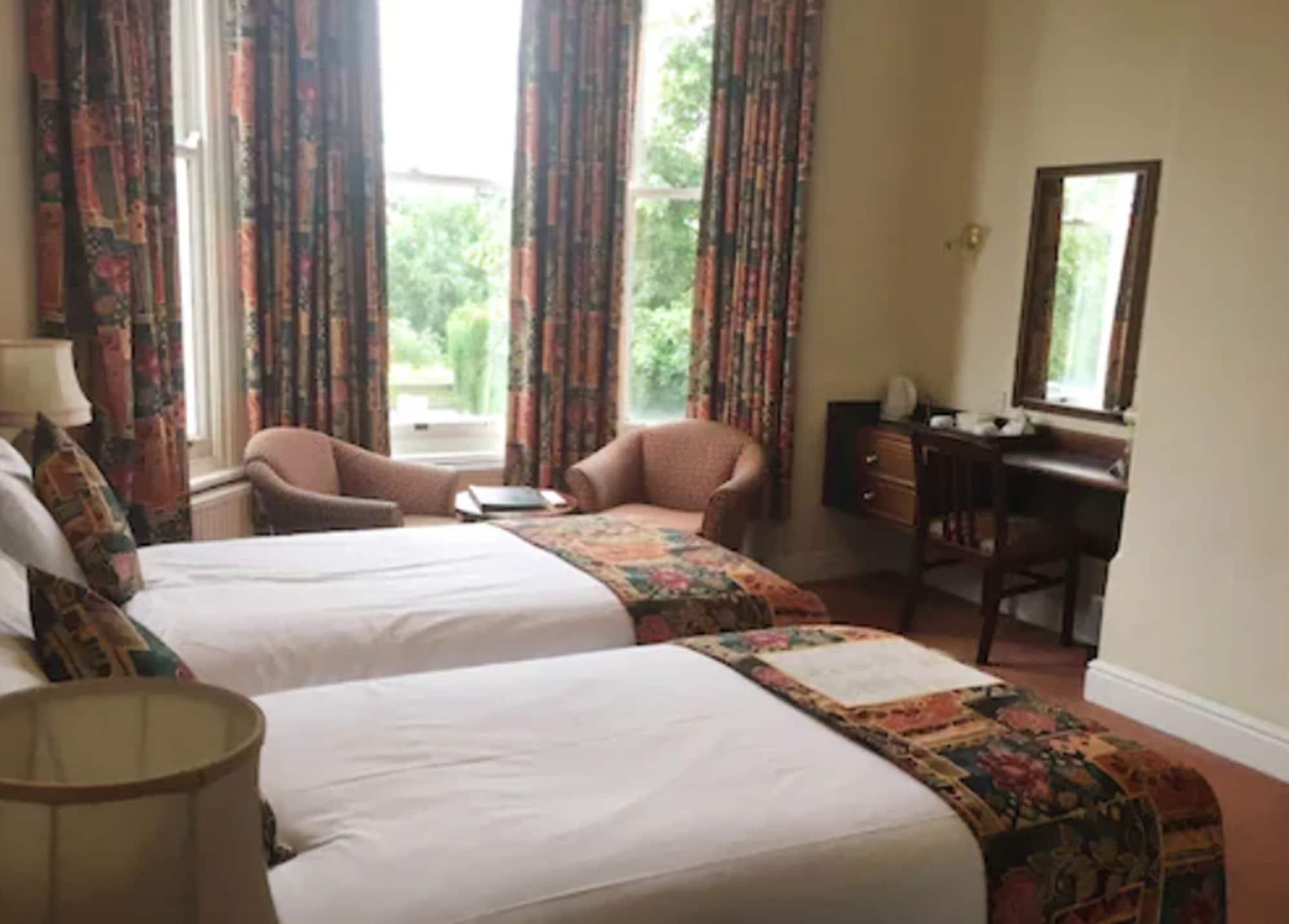 Arundel House Hotel 3*